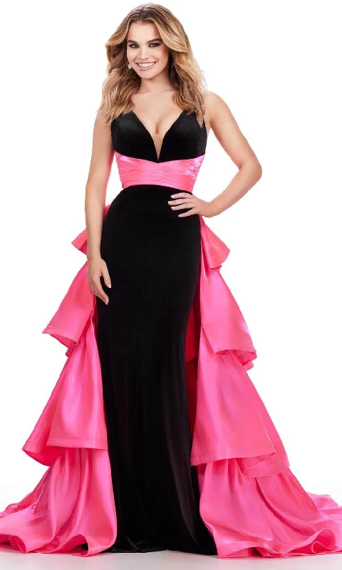 Ashley Lauren 11643 - Sleeveless Plunging V-Neck Prom Dress